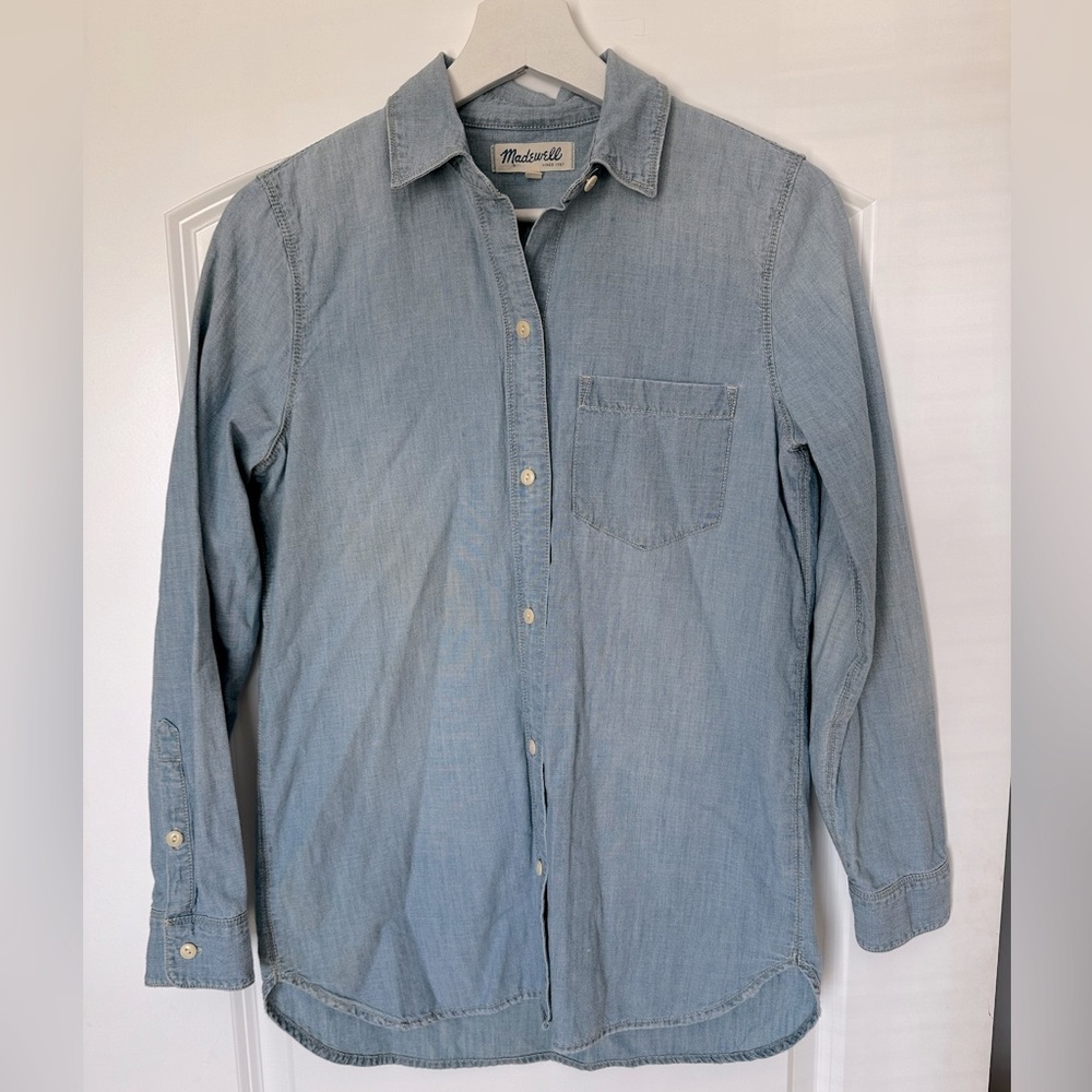 Madewell women’s XS light wash denim long sleeved top